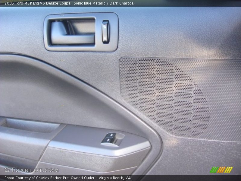 Sonic Blue Metallic / Dark Charcoal 2005 Ford Mustang V6 Deluxe Coupe