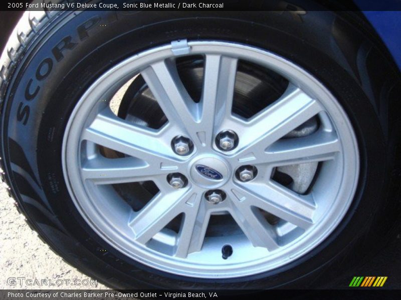 Sonic Blue Metallic / Dark Charcoal 2005 Ford Mustang V6 Deluxe Coupe