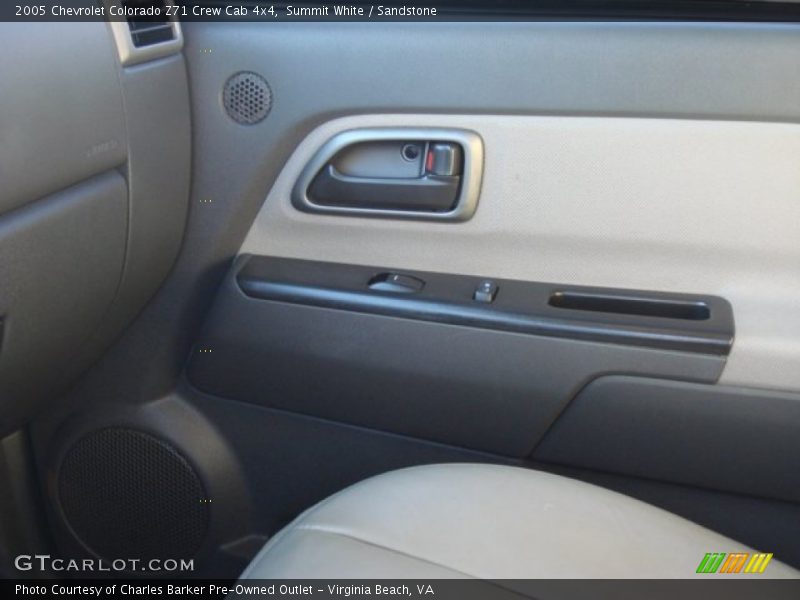 Summit White / Sandstone 2005 Chevrolet Colorado Z71 Crew Cab 4x4