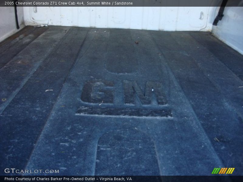 Summit White / Sandstone 2005 Chevrolet Colorado Z71 Crew Cab 4x4