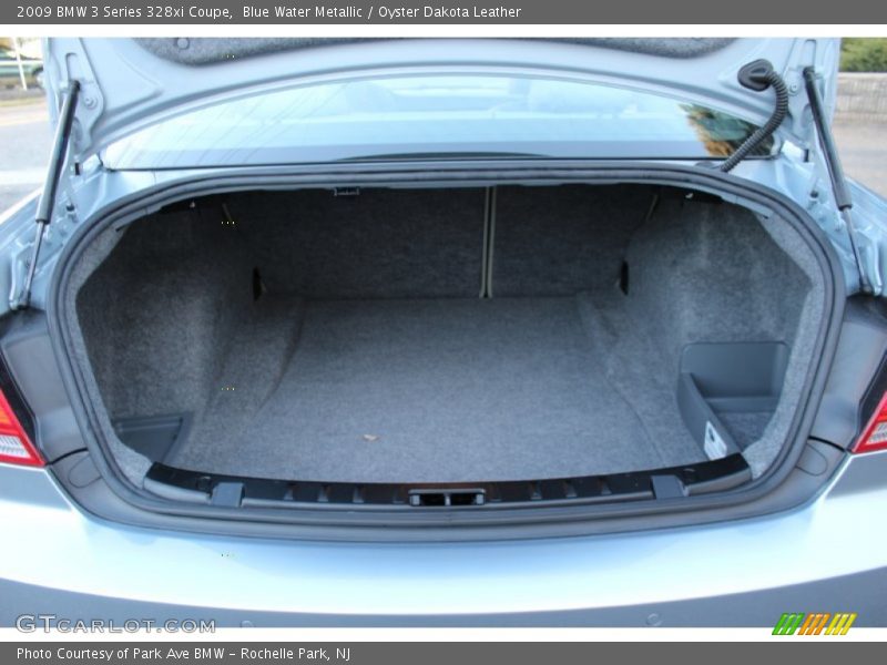  2009 3 Series 328xi Coupe Trunk