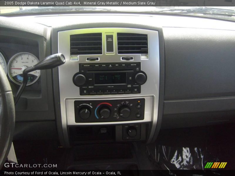 Mineral Gray Metallic / Medium Slate Gray 2005 Dodge Dakota Laramie Quad Cab 4x4