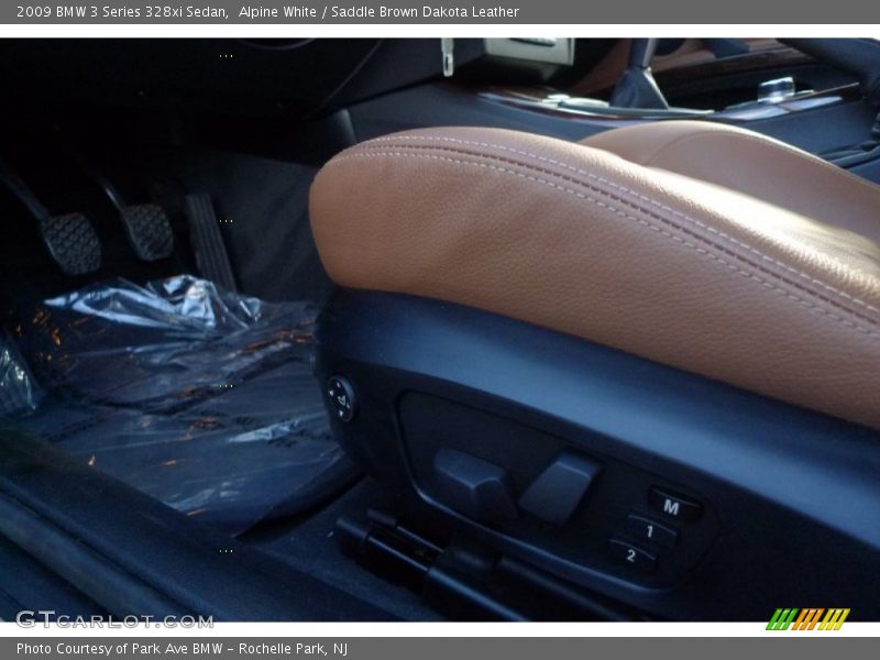 Alpine White / Saddle Brown Dakota Leather 2009 BMW 3 Series 328xi Sedan