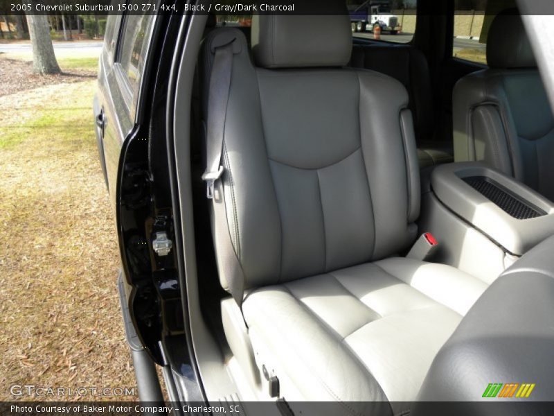 Black / Gray/Dark Charcoal 2005 Chevrolet Suburban 1500 Z71 4x4