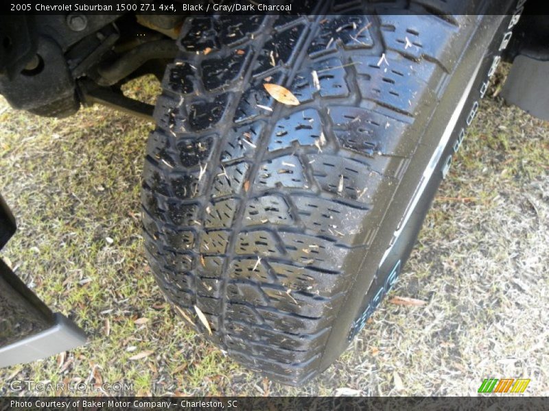 Black / Gray/Dark Charcoal 2005 Chevrolet Suburban 1500 Z71 4x4