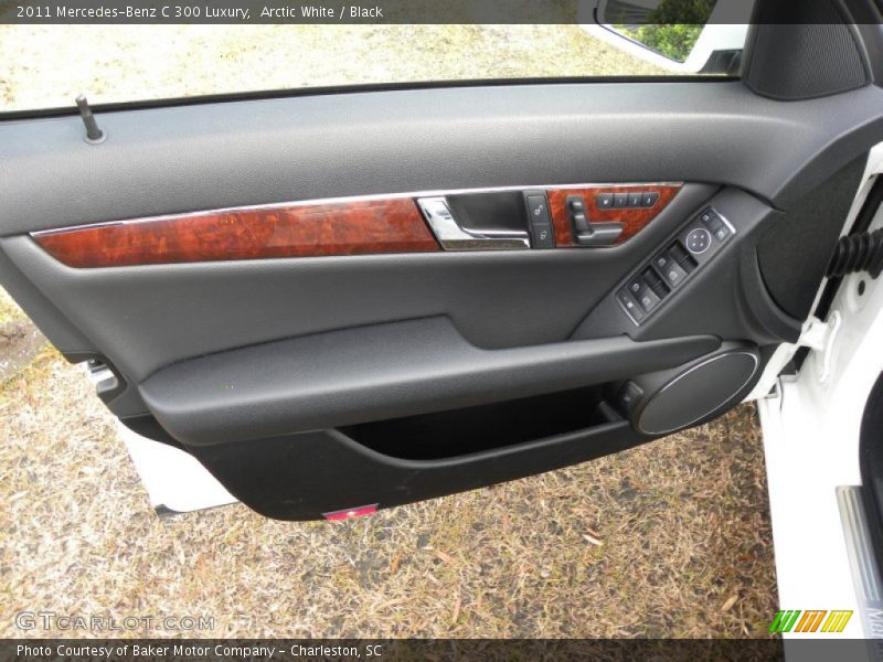 Arctic White / Black 2011 Mercedes-Benz C 300 Luxury