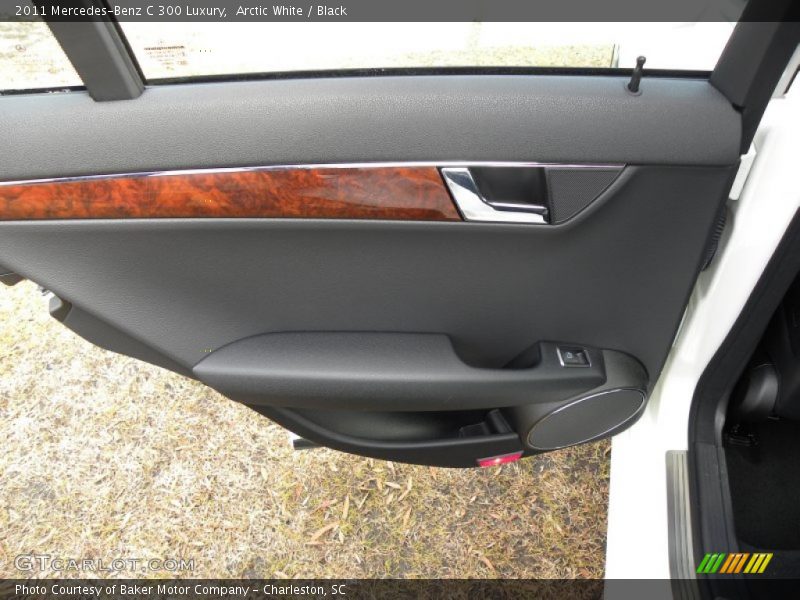 Arctic White / Black 2011 Mercedes-Benz C 300 Luxury