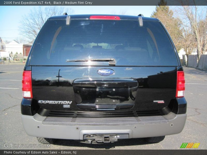 Black / Medium Flint Grey 2006 Ford Expedition XLT 4x4