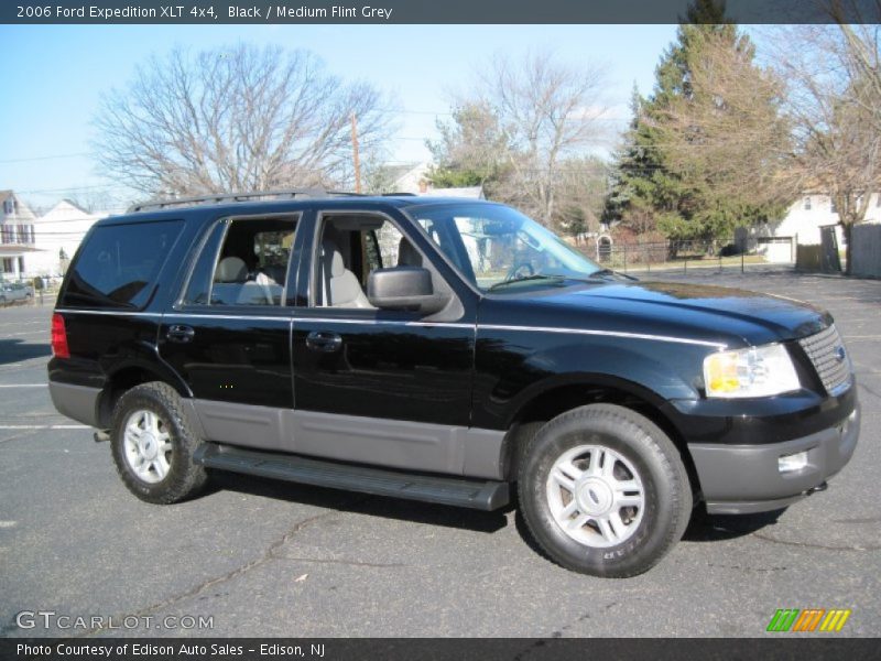 Black / Medium Flint Grey 2006 Ford Expedition XLT 4x4