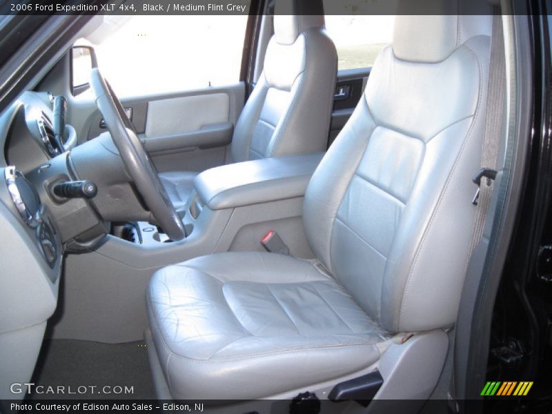 Black / Medium Flint Grey 2006 Ford Expedition XLT 4x4