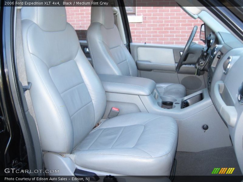 Black / Medium Flint Grey 2006 Ford Expedition XLT 4x4