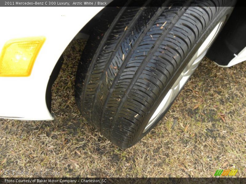 Arctic White / Black 2011 Mercedes-Benz C 300 Luxury