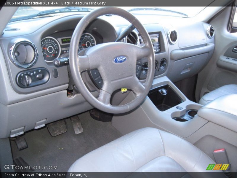 Black / Medium Flint Grey 2006 Ford Expedition XLT 4x4