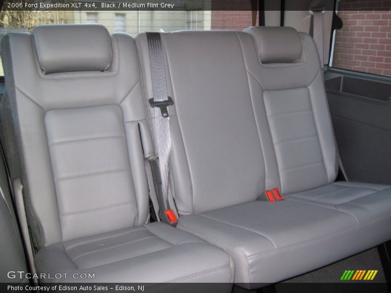 Black / Medium Flint Grey 2006 Ford Expedition XLT 4x4