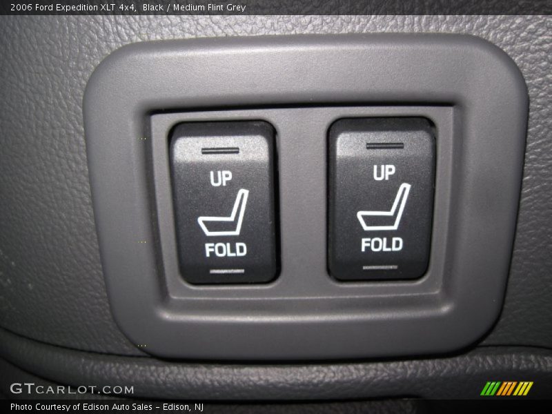 Black / Medium Flint Grey 2006 Ford Expedition XLT 4x4