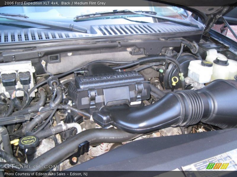 Black / Medium Flint Grey 2006 Ford Expedition XLT 4x4