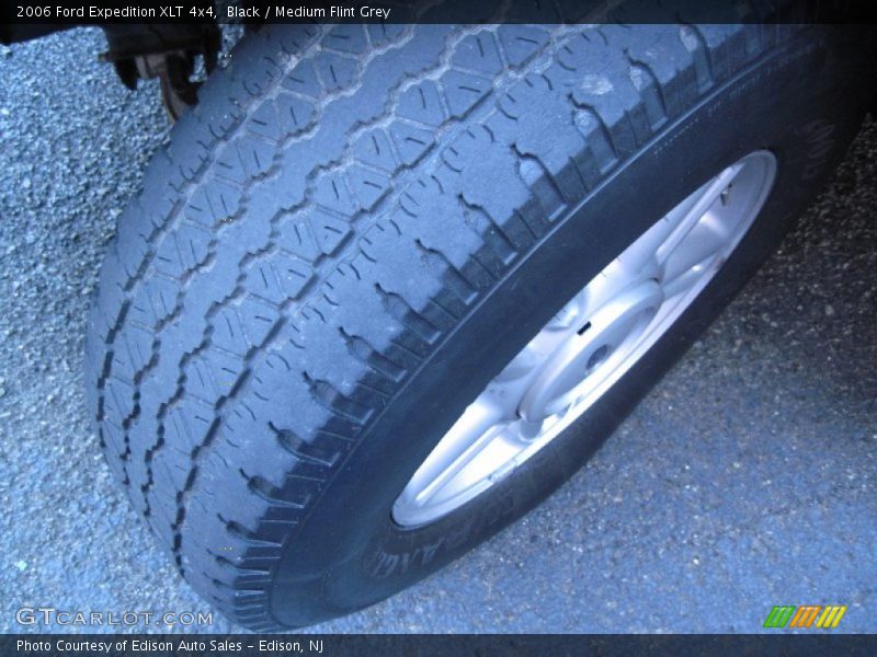 Black / Medium Flint Grey 2006 Ford Expedition XLT 4x4