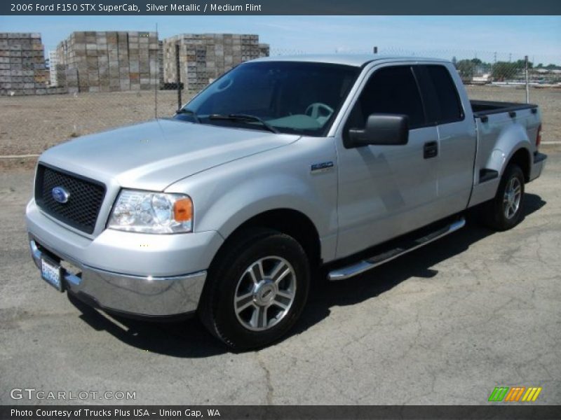 Front 3/4 View of 2006 F150 STX SuperCab