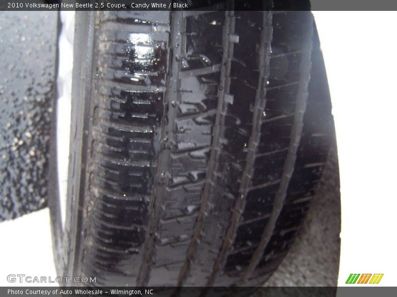 Candy White / Black 2010 Volkswagen New Beetle 2.5 Coupe