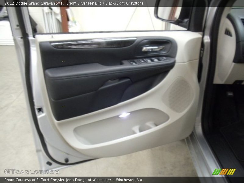 Bright Silver Metallic / Black/Light Graystone 2012 Dodge Grand Caravan SXT