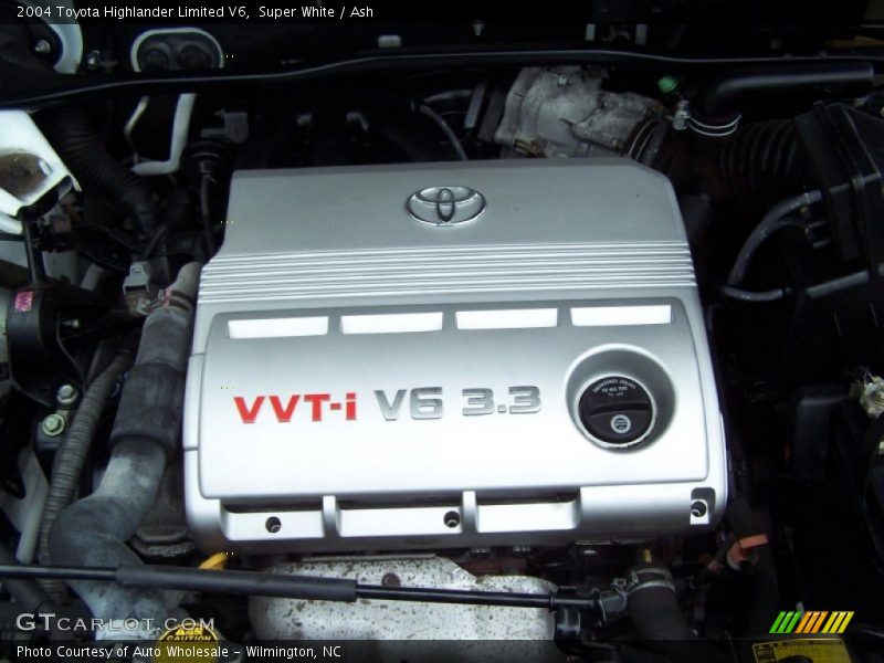Super White / Ash 2004 Toyota Highlander Limited V6