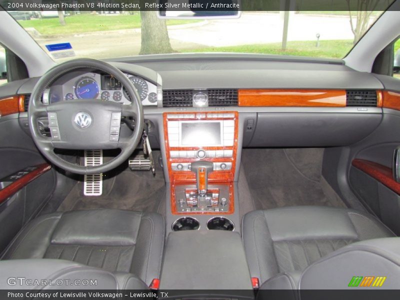 Dashboard of 2004 Phaeton V8 4Motion Sedan