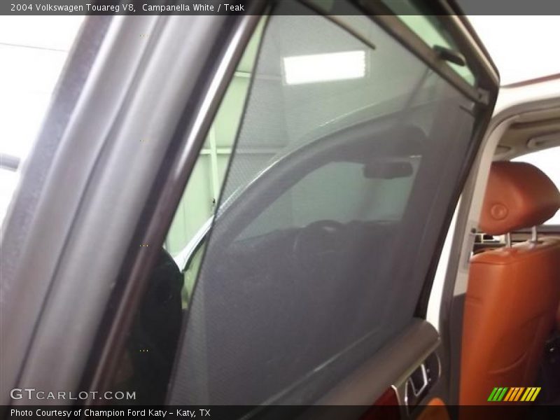 Campanella White / Teak 2004 Volkswagen Touareg V8