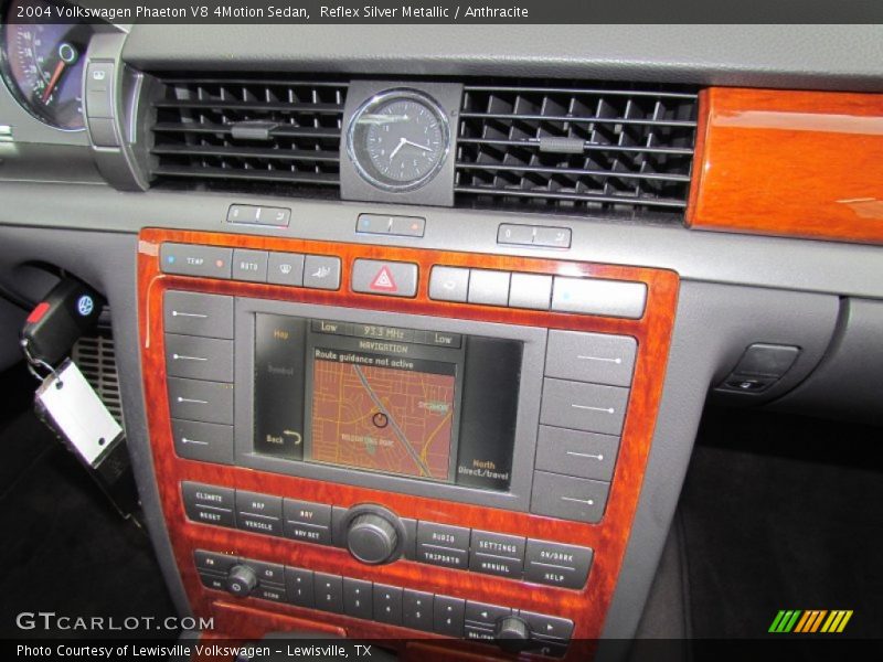 Controls of 2004 Phaeton V8 4Motion Sedan
