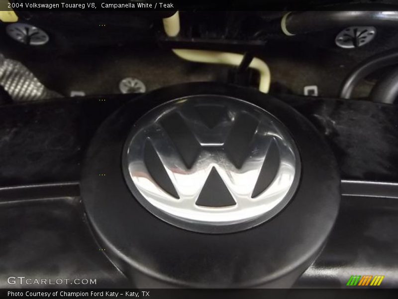 Campanella White / Teak 2004 Volkswagen Touareg V8