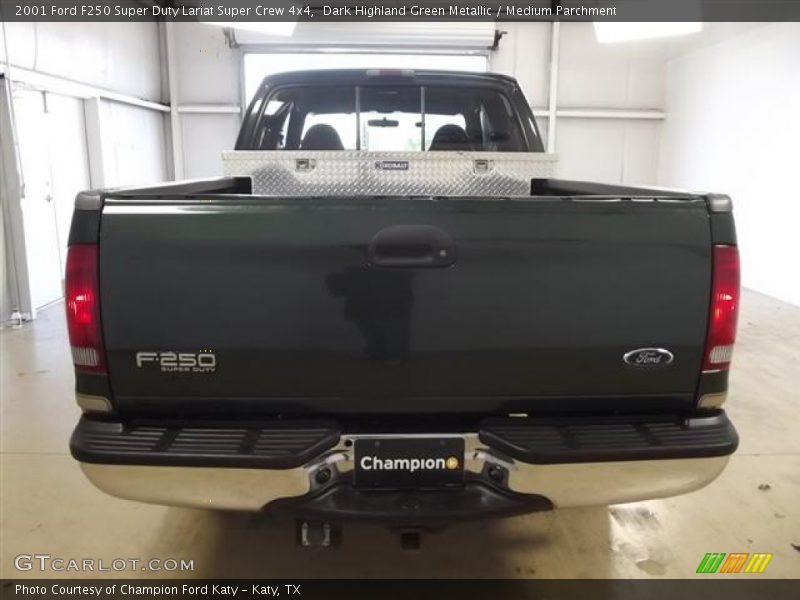 Dark Highland Green Metallic / Medium Parchment 2001 Ford F250 Super Duty Lariat Super Crew 4x4
