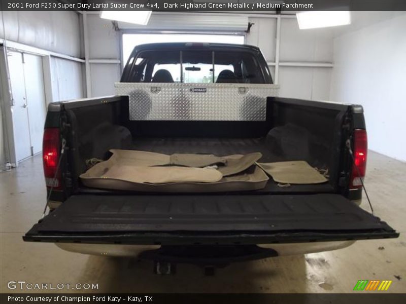 Dark Highland Green Metallic / Medium Parchment 2001 Ford F250 Super Duty Lariat Super Crew 4x4
