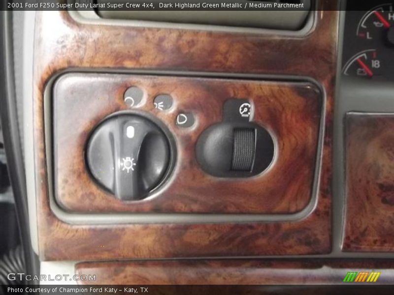 Dark Highland Green Metallic / Medium Parchment 2001 Ford F250 Super Duty Lariat Super Crew 4x4