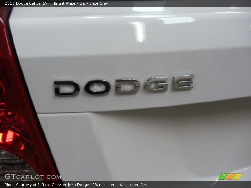 Bright White / Dark Slate Gray 2012 Dodge Caliber SXT