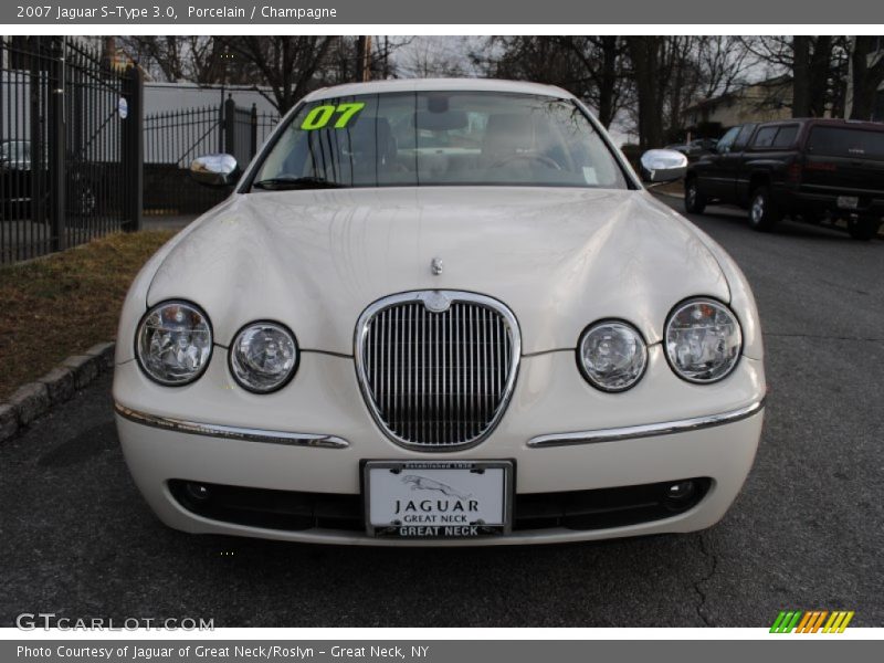 Porcelain / Champagne 2007 Jaguar S-Type 3.0