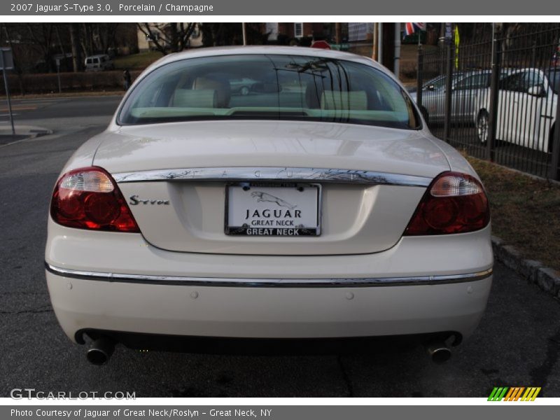 Porcelain / Champagne 2007 Jaguar S-Type 3.0