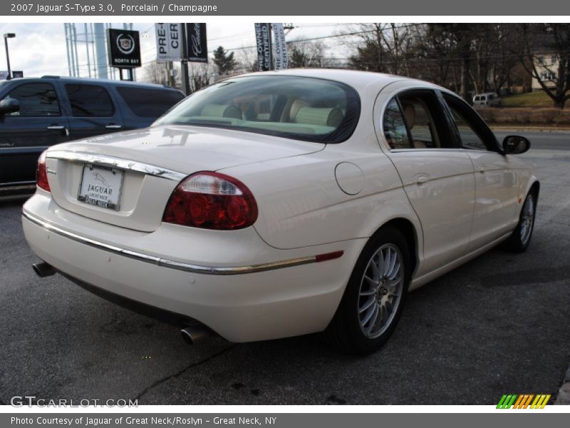 Porcelain / Champagne 2007 Jaguar S-Type 3.0