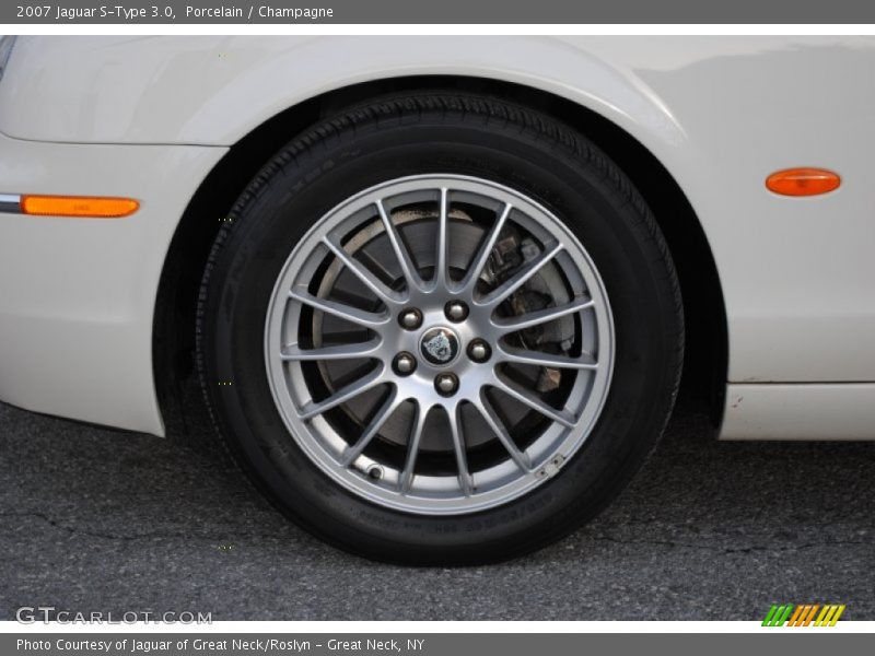 Porcelain / Champagne 2007 Jaguar S-Type 3.0