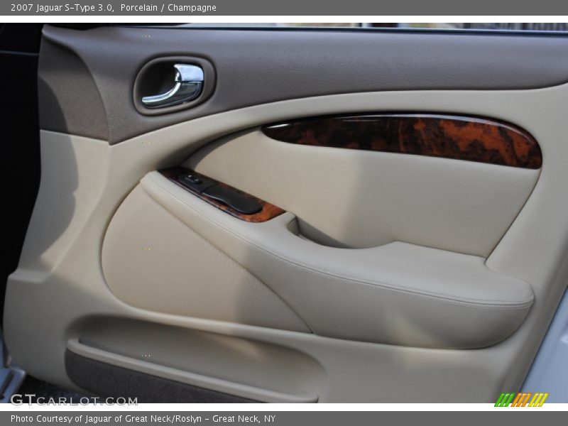 Porcelain / Champagne 2007 Jaguar S-Type 3.0