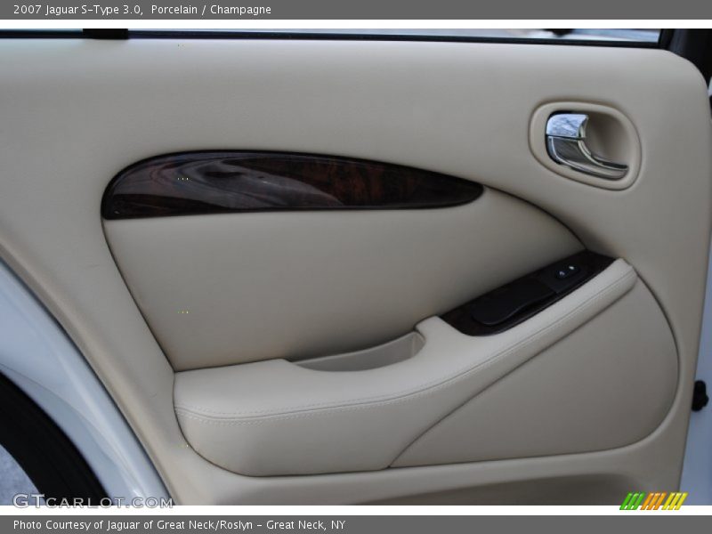 Porcelain / Champagne 2007 Jaguar S-Type 3.0