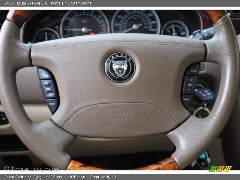 Porcelain / Champagne 2007 Jaguar S-Type 3.0