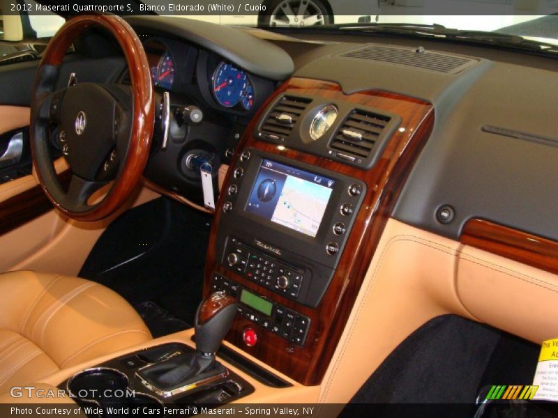 Dashboard of 2012 Quattroporte S