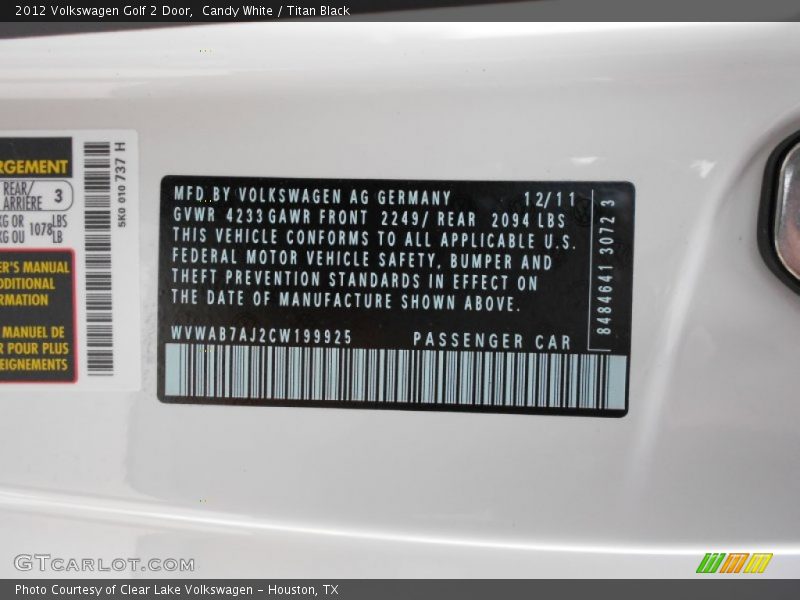 Candy White / Titan Black 2012 Volkswagen Golf 2 Door