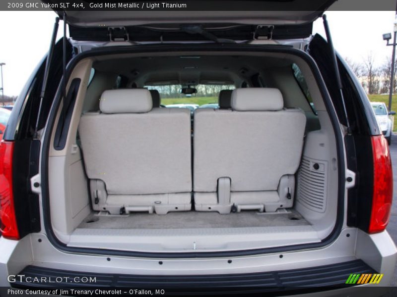 Gold Mist Metallic / Light Titanium 2009 GMC Yukon SLT 4x4