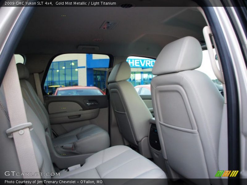 Gold Mist Metallic / Light Titanium 2009 GMC Yukon SLT 4x4