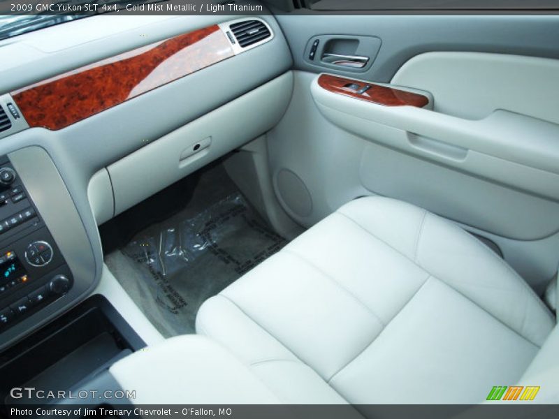 Gold Mist Metallic / Light Titanium 2009 GMC Yukon SLT 4x4