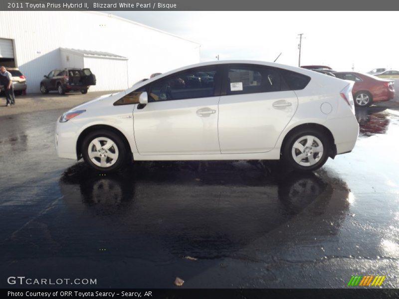 Blizzard White Pearl / Bisque 2011 Toyota Prius Hybrid II