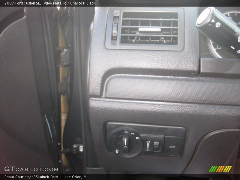 Alloy Metallic / Charcoal Black 2007 Ford Fusion SE