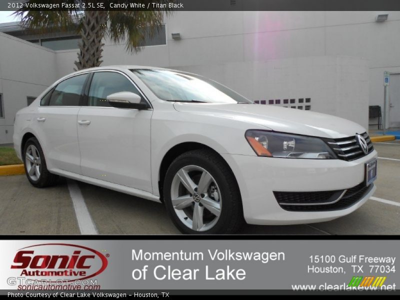 Candy White / Titan Black 2012 Volkswagen Passat 2.5L SE