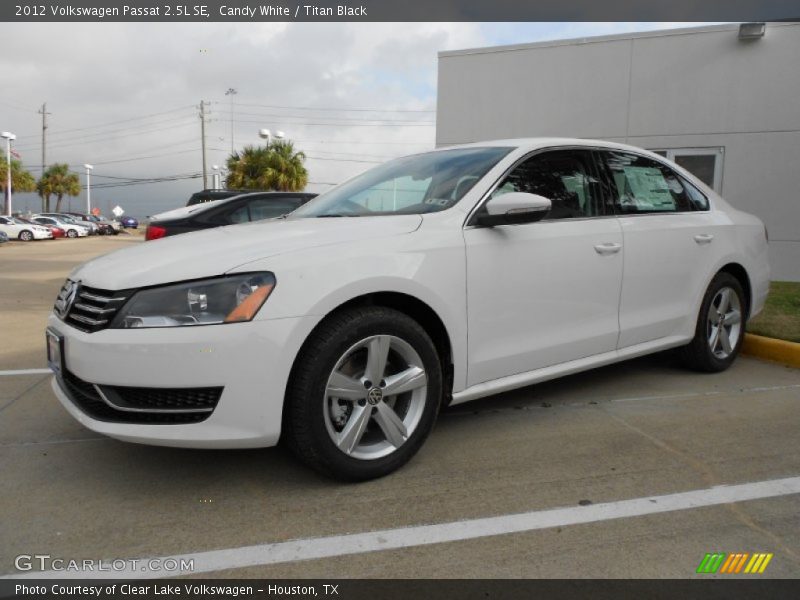 Candy White / Titan Black 2012 Volkswagen Passat 2.5L SE