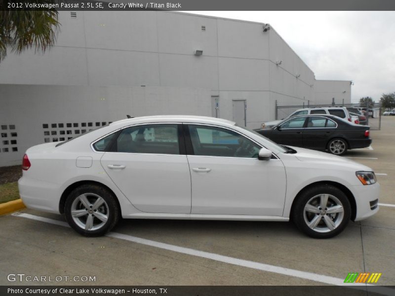 Candy White / Titan Black 2012 Volkswagen Passat 2.5L SE